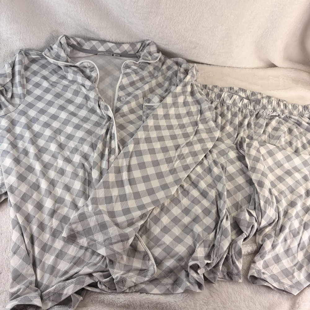 Kim Rogers Intimates Grey & White Check Pajama Set Med‎ Buttery Soft Cozy Lounge